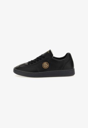 Guess, Baskets basses - black