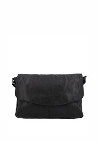 Clutch bag in pelle nera con pattina, caratterizzata da una texture liscia e un design minimalista. Tracolla regolabile per maggiore versatilità.
