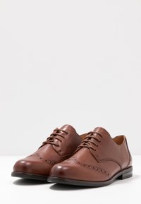 Caprice LACE-UP - Lace-ups - cognac
