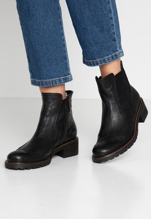 Stiefelette - black