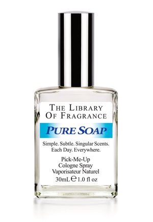 Genomskinlig glasflaska för cologne med ett silverlock; märkt "Pure Soap" i blått och vitt; 30 ml storlek; minimalistisk design.