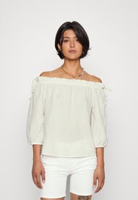 ONLY ONLTILLA THYRA OFF SHOULDER - Blusa - cloud dancer