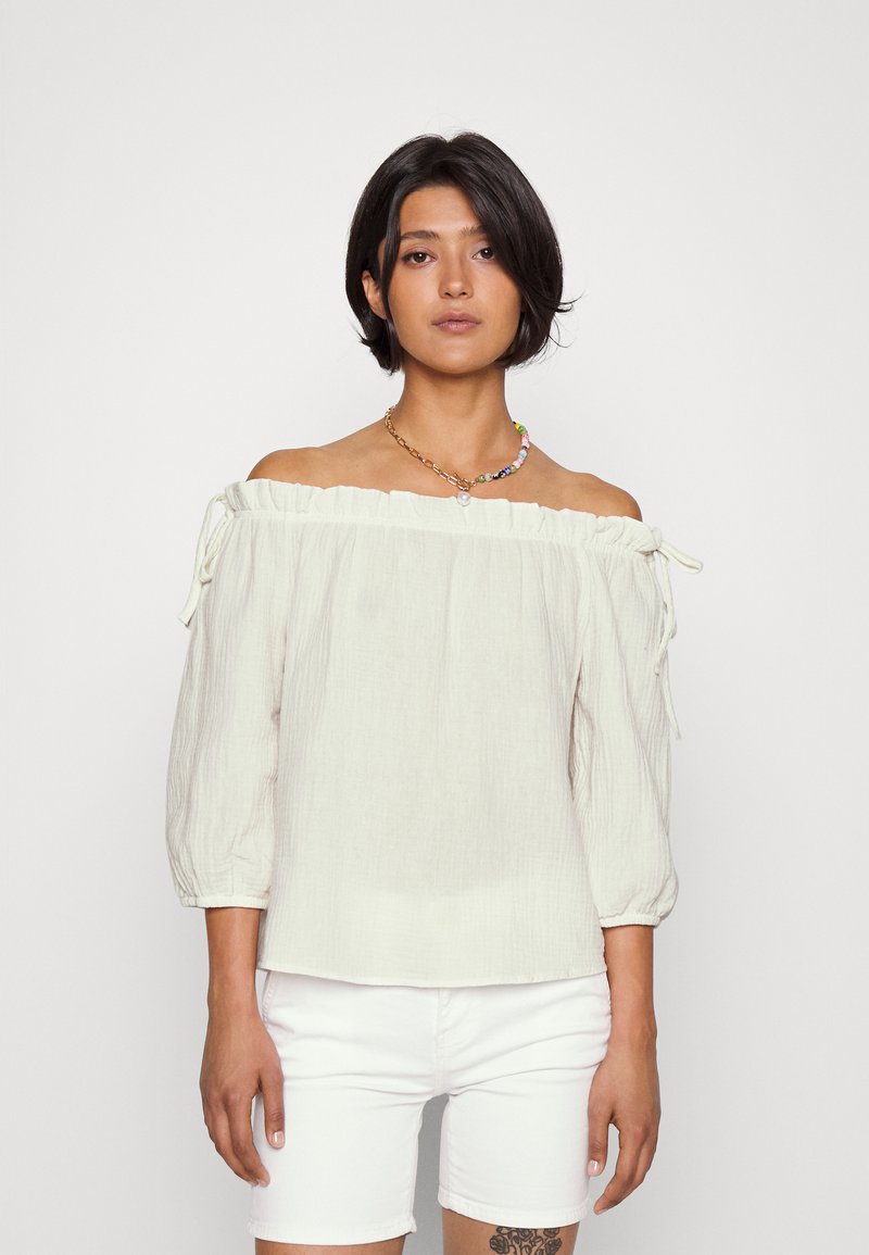 ONLY ONLTILLA THYRA OFF SHOULDER - Blusa - cloud dancer
