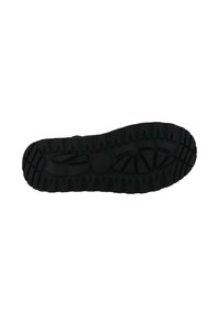 Semelle de chaussure noire en caoutchouc avec des rainures profondes et des motifs texturés pour une meilleure adhérence. Conçue pour la durabilité avec un profil plat et une construction robuste.