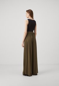 ONLY ONLCHIARA PANTS - Auduma bikses - khaki