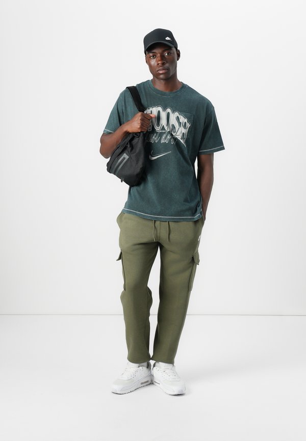 CLUB PANT - Tracksuit bottoms - medium olive4