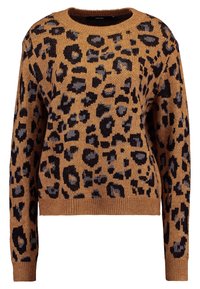 Sweter w cętki lamparta w odcieniach brązu i czerni. Wykonany z miękkiego dzianinowego materiału, posiada okrągły dekolt i długie rękawy.