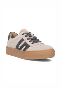 Beżowe zamszowe sneakersy z szarymi akcentami, teksturowane trzy paski i płaskie szare sznurówki. Wyposażone w wyściełaną beżową gumową podeszwę o masywnym designie.