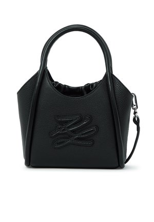 Czarna skórzana torebka o fakturowanej powierzchni, z zaokrąglonymi uchwytami, zamknięciem na sznurek oraz przeszywanym ozdobnym logo z przodu.