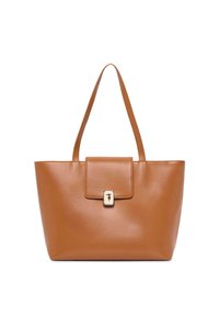 Borsa tote in pelle color tan con chiusura a patta magnetica e dettagli in oro. Presenta due manici lunghi e una superficie liscia e lucida.
