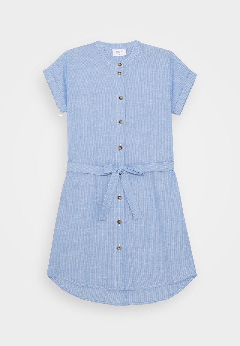 Jasnoniebieska, krótko rękawowa sukienka z teksturowanej tkaniny. Posiada zapinanie na guziki z przodu, pasek do przewiązania w talii oraz lekko zaokrąglony dół.