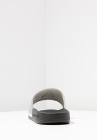 EA7 Emporio Armani VISIBILITY UNISEX czarny