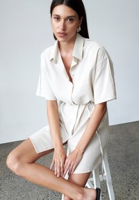 BWLDR ORLA beżowy
