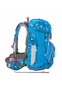 Blauer Rucksack mit mehrfarbigen Punkten, grauen Akzenten, gepolsterten Trägern, vorderen Reißverschlüssen und einem geräumigen Design. Verfügt über strukturierten Stoff.