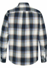 Tylny widok na koszulę z długim rękawem w kratę. Wzór składa się z ciemnoniebieskich, szarych i białych kwadratów z pomarańczowymi akcentami.