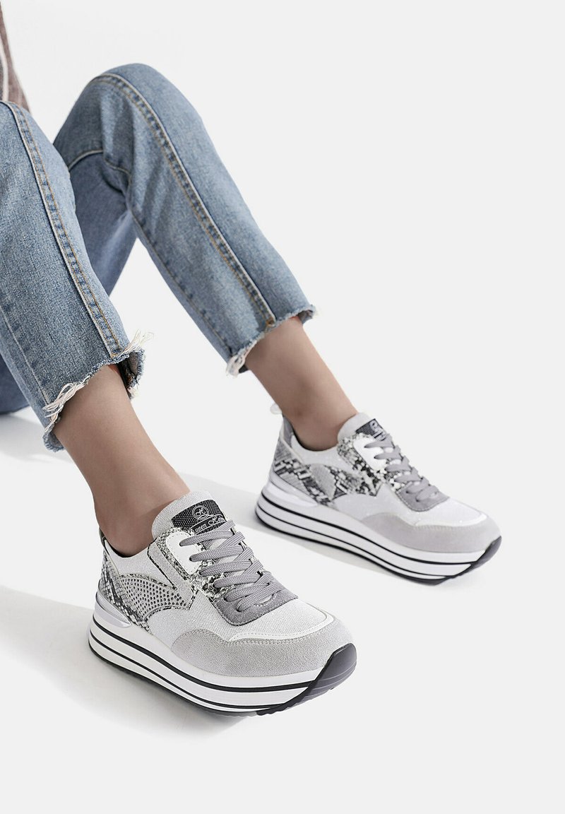 Queen Helena Sneakers basse - grigio