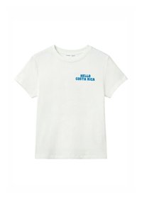 T-shirt blanc à manches courtes avec le texte bleu "HELLO COSTA RICA" sur le côté gauche de la poitrine.