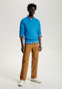 Tommy Hilfiger PIMA ORG CTN CASHMERE V NECK - Trui - cerulean blue