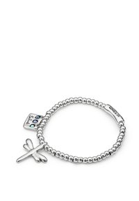 Anillo de plata de ley con diseño de cuentas, que presenta un charm de libélula y una pequeña placa cuadrada con piedras de colores y la palabra "Salud".