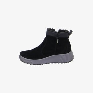 Black winter ankle boot with gray rubber sole, fur lining, and waterproof Gore-Tex material, featuring a pull tab at the back.