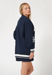 Guess LOGO - Kardiganas - blau