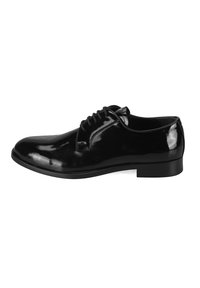 Chaussure noire en cuir verni à lacets avec un bout arrondi, semelle en caoutchouc plate et surface lisse. Présente un design minimaliste sans accents visibles.