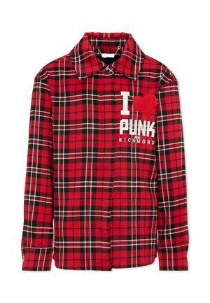Camicia a quadri rossa e nera a maniche lunghe con colletto, con testo bianco "I love Punk John Richmond" e una toppa a cuore rossa sul petto.