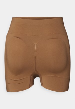 Bruine naadloze shapewear shorts met een gladde textuur, met een hoge taille en een op maat gemaakte pasvorm voor vormgeving en ondersteuning.