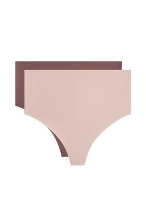 To sømløse dameunderbukser med høj talje i lyserød og mauve, lagdelt med lyserød øverst, isoleret på hvid baggrund.