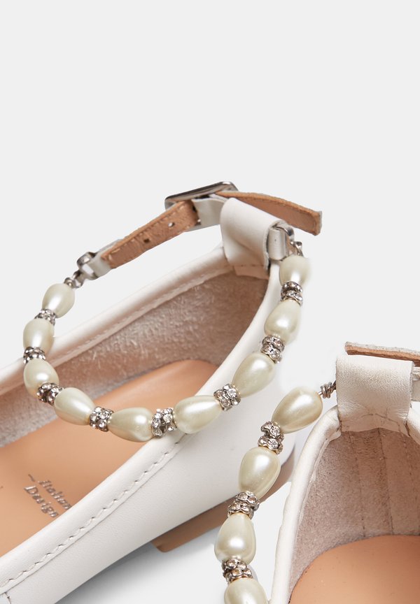 Riemchenballerina – weiß