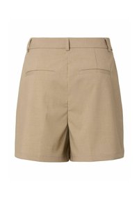 Shorts beige sur mesure avec passants de ceinture et deux poches arrière passepoilées, affichés sur un fond blanc.