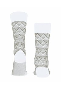 Gestrickte Socken in Weiß mit einem geometrischen Muster in Hellgrau und Olivgrün, ausgestattet mit einem strukturierten Design und gerippten Bündchen.