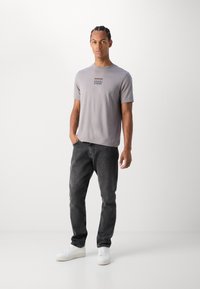 Scotch & Soda REGULAR FIT FRONT BACK ARTWORK - Triko s potiskem - asphalt