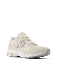 New Balance 2002 - Trainers - beige