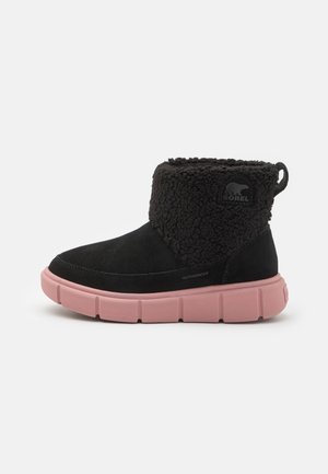 YOUTH EXPLORER III SLIP-ON WP UNISEX - Botines - black/dazed mauve