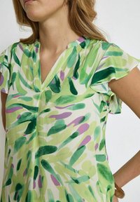Desires MACIE  SLEEVE - Blouse - p sap green print