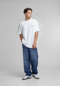Another Cotton Lab IT ALL STARTS WITH A DREAM OVERSIZE UNISEX - T-shirts print - white