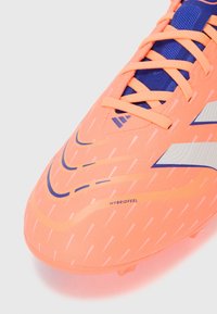 adidas Performance PREDATOR LEAGUE - Kõva pinnase jalgpallisaapad - signal coral/ftwr white/beam orange