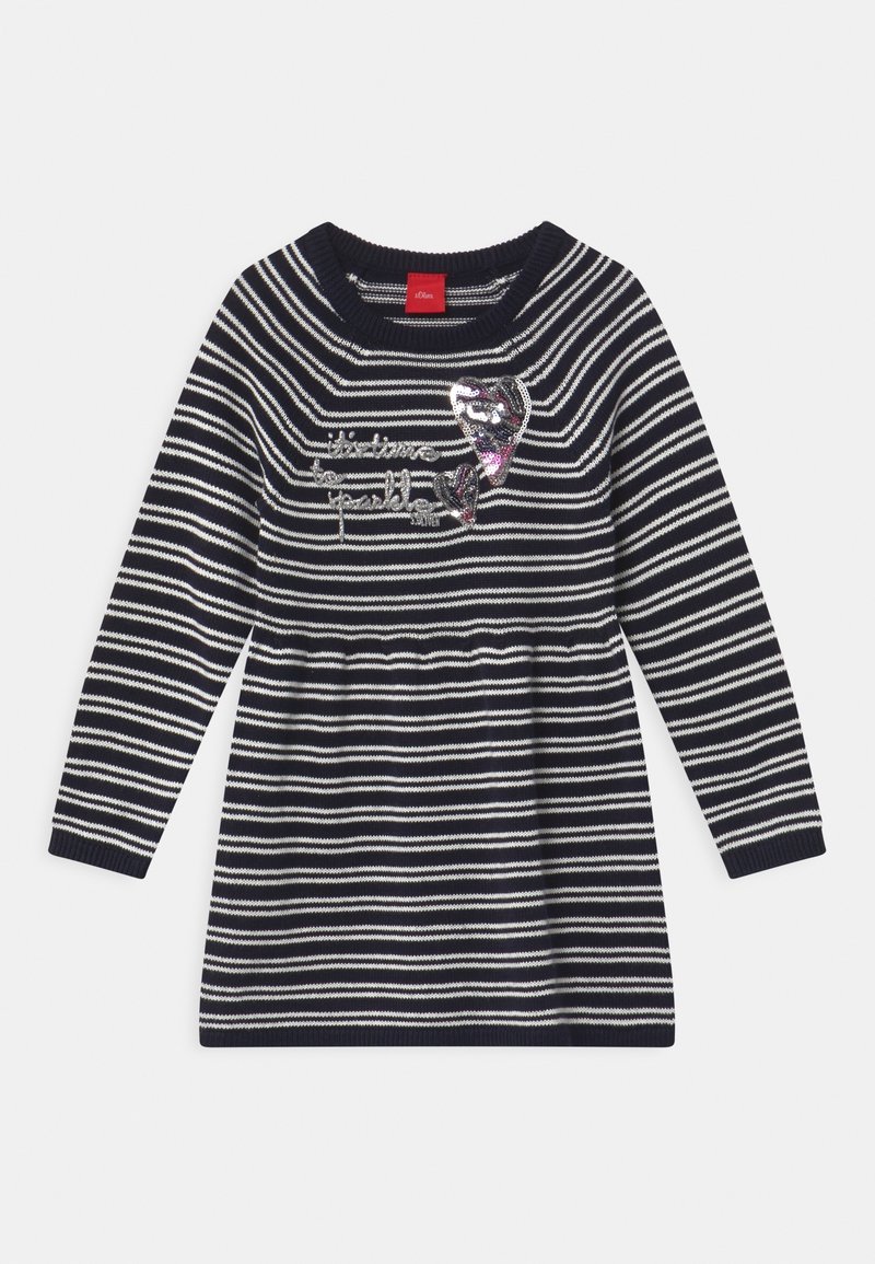 Kleid mit Navy-Streifen, langen Ärmeln, geripptem Ausschnitt und elastischem Taillenbund. Präsentiert ein glänzendes Grafik-Herzdetail auf der Vorderseite.