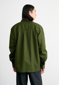 Carhartt WIP CRAFT SHIRT - Majica - office green