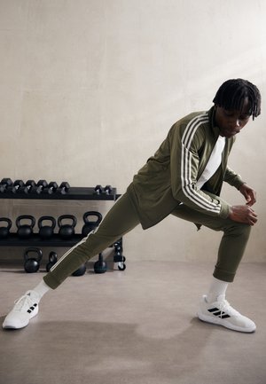 BASIC TRACKSUIT - Tracksuit - olive strata