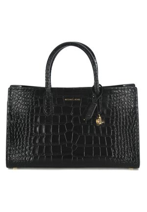 Borsa a tracolla in pelle nera con texture a coccodrillo, dotata di doppi manici, hardware dorato e un piccolo cartellino. Forma rettangolare.