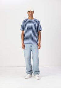 Marimekko TASARAITA UNISEX - Tricou basic - light blue