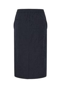 Donker marineblauwe rok met een gekreukte textuur, voorzien van een elastische tailleband en twee zijzakken. Eenvoudig ontwerp tot de knie.