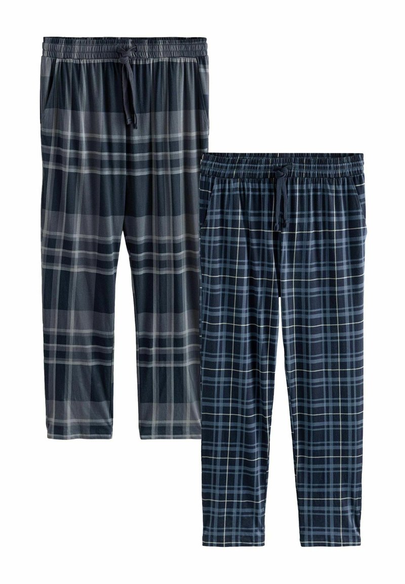 Kaksi paria miesten pyjama-housuja, joissa on tummansiniset ja harmaat ruutut välipinnat, elastinen vyötärö ja nauha, sekä pehmeä ja sileä kangaspinta.