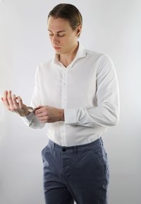 Vercate NON IRON SLIM FIT - Zakelijk overhemd - white