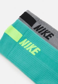 Nike Performance UNISEX 2 PACK - Meias desportivas - light smoke grey/washed teal