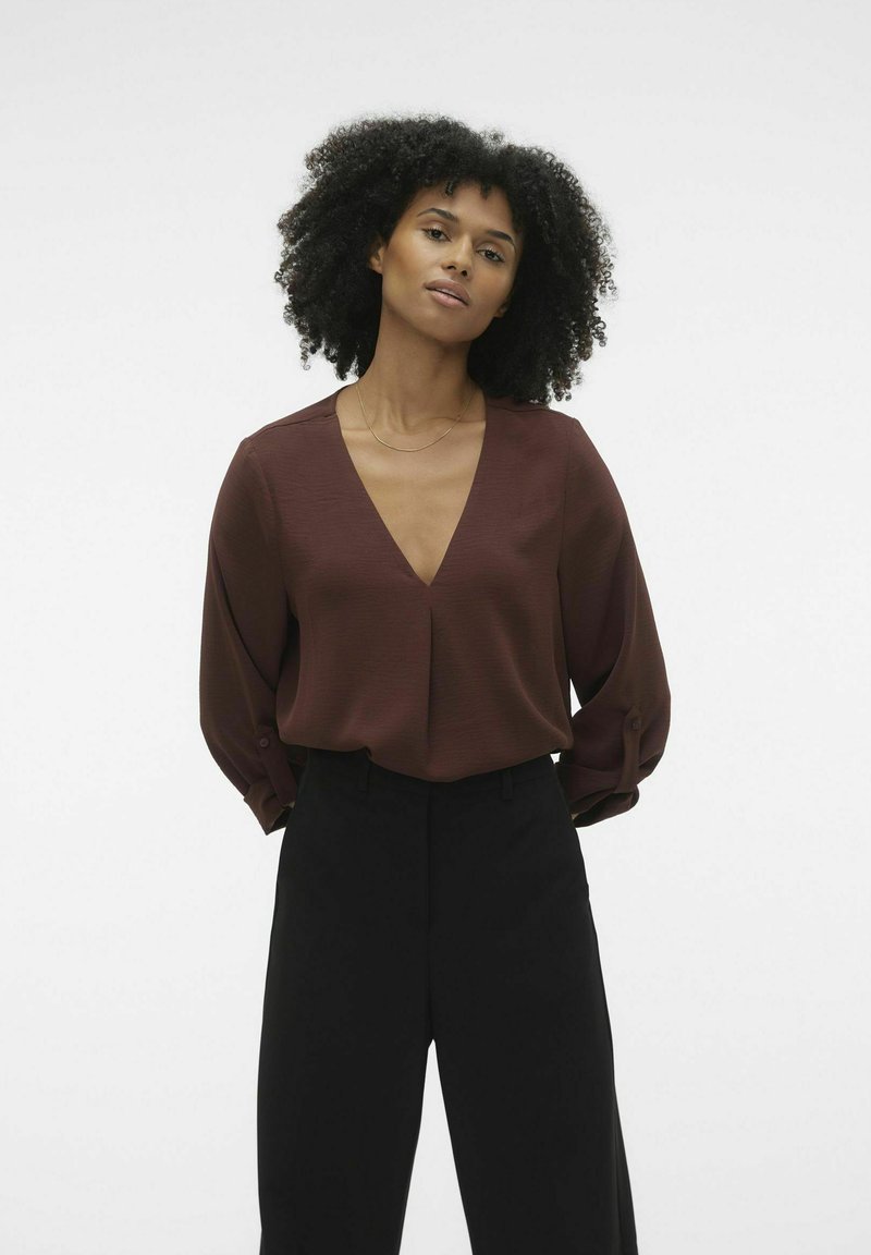 Vero Moda VMKAS LS V-NECK WVN GA NOOS - Blouse - bitter chocolate