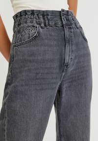 PULL&BEAR Vaqueros rectos - black