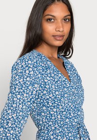 Glamorous LONG SLEEVE WRAP DRESS WITH V NECK - Vestido de dia - multi coloured